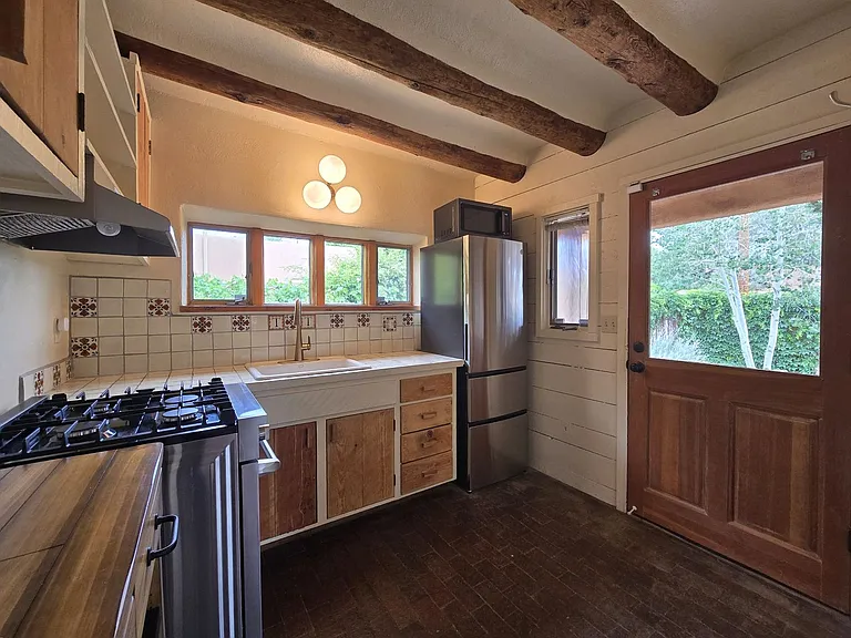 617 Don Felix St #A — Photo 8