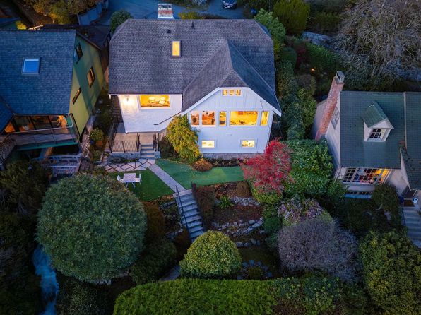 3260 Travers Ave, West Vancouver, BC V7V 1G5