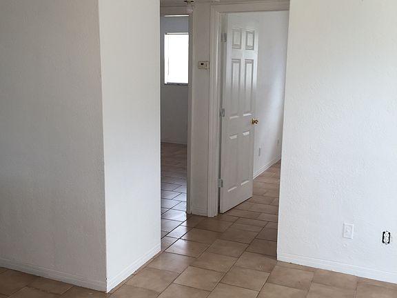 5th image of 119 Marcelle Ave #1