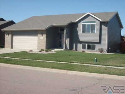 5613 S Kerry Ave, Sioux Falls, SD, 57106