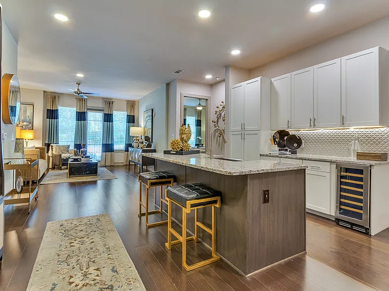 The Laurel Preston Hollow — Photo 5