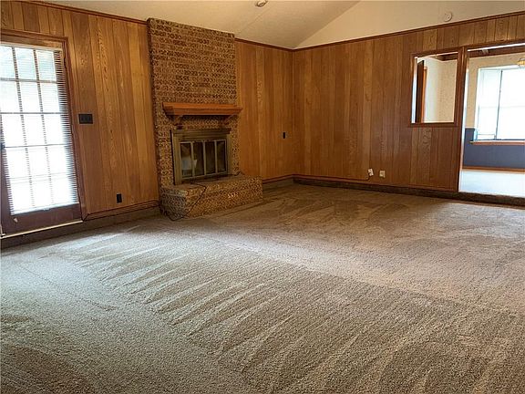 5th image of 430 Timberline Dr