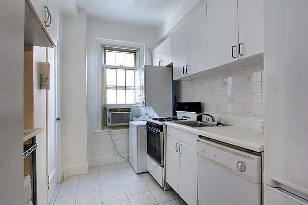 Sold by Corcoran | media 15