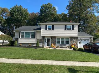 23 Ramblewood Dr, Wilmington, DE 19810