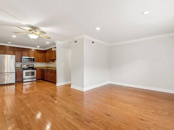 2nd image of 1240 Fairmont Ave APT 13