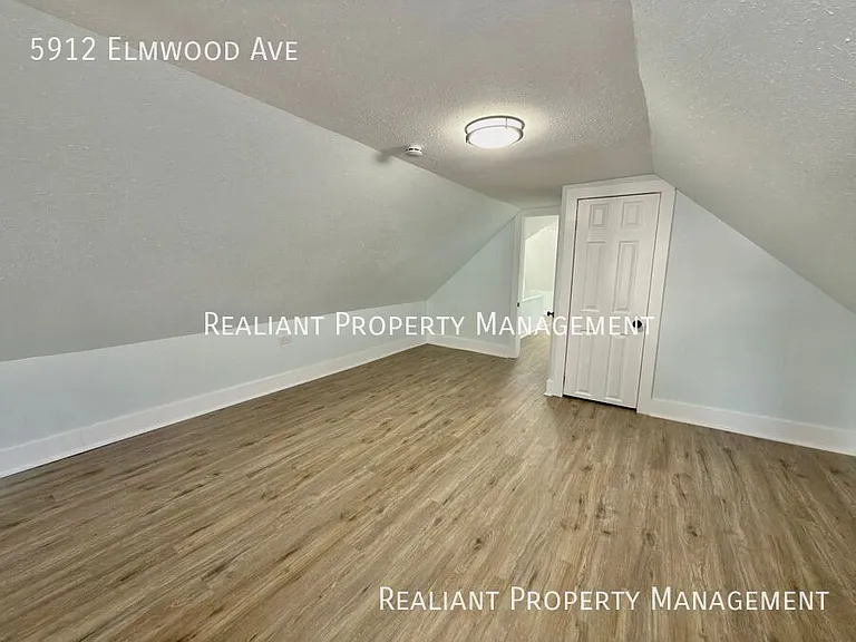 5912 Elmwood Ave — Photo 16