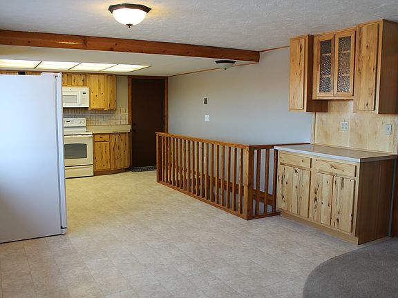 4th image of 10 Muskrat Ln