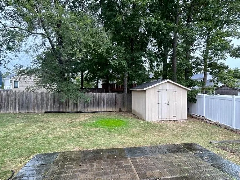 86 Kingston Rd — Photo 11