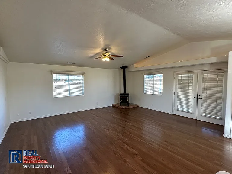 102 N Main St #3 — Photo 3