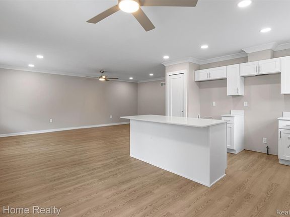 4th image of 5710 N Karle St
