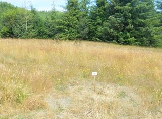 450 Providence Dr, Reedsport, OR 97467