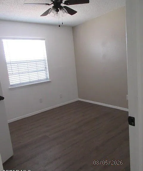 665 La Chapa Ave #B — Photo 9