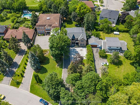 3rd image of 96 Elmcrest Rd