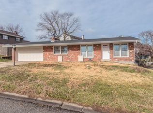 1613 Lincoln Dr, Saint Charles, MO 63303