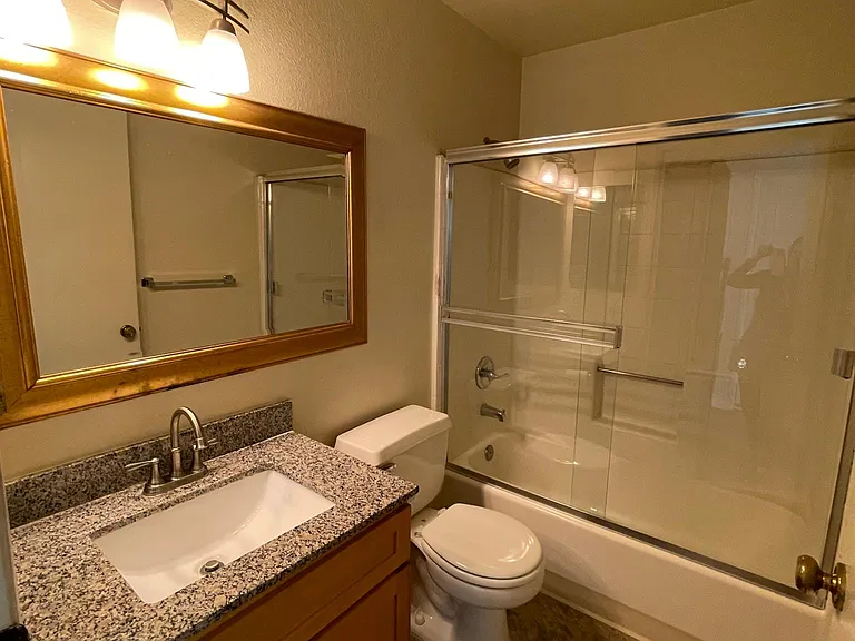 5251 Willowcrest Ave #5 — Photo 30