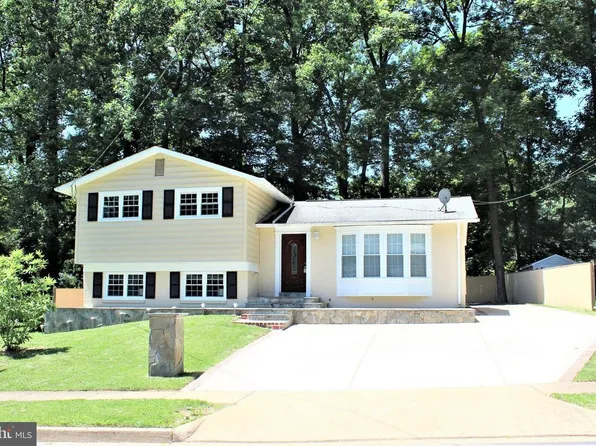 4518 Weyburn Dr, Annandale, VA 22003