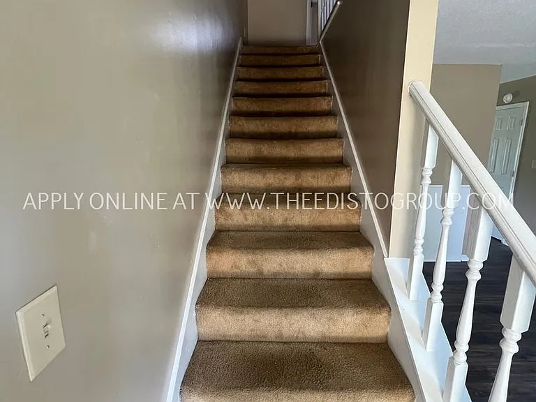 1303-1323 Williamsburg Ct — Photo 11