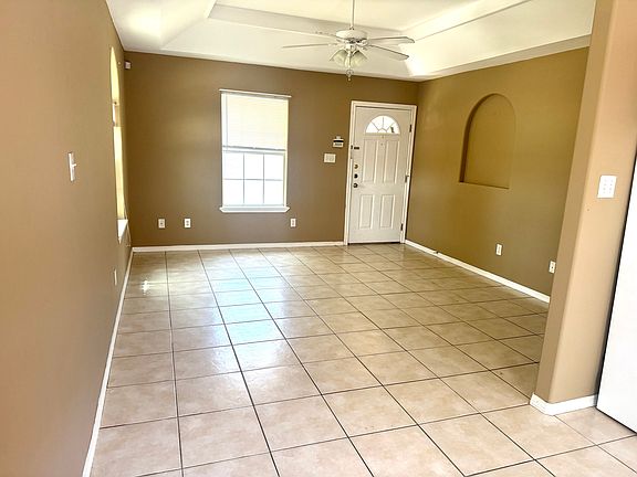 3rd image of 2013 Aruba Dr Unit 1