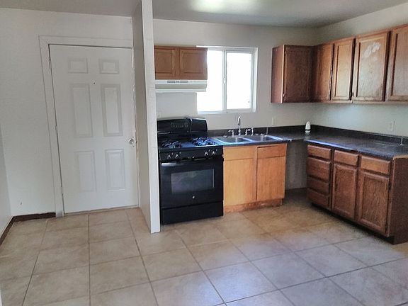 4th image of 1306 C Ave