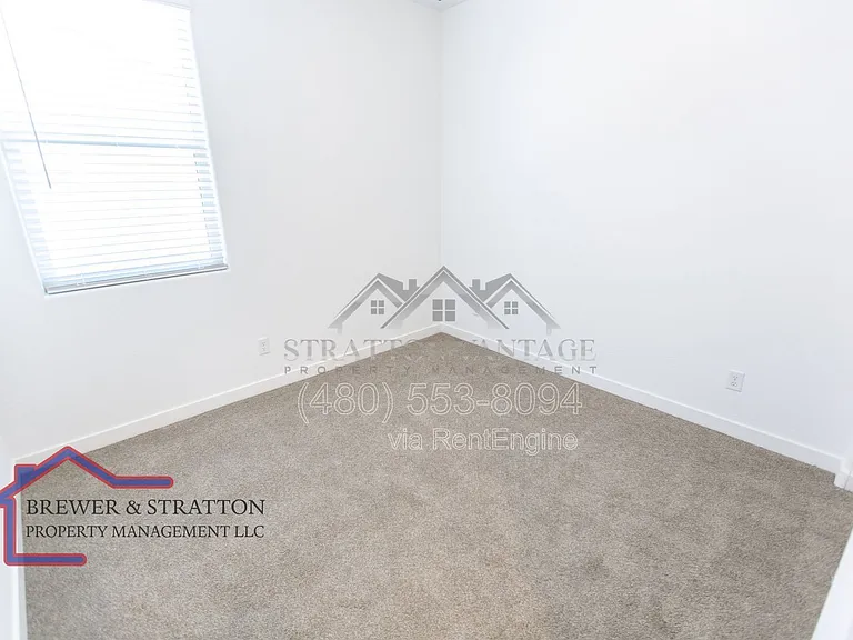 2226 E Kelly Dr — Photo 27