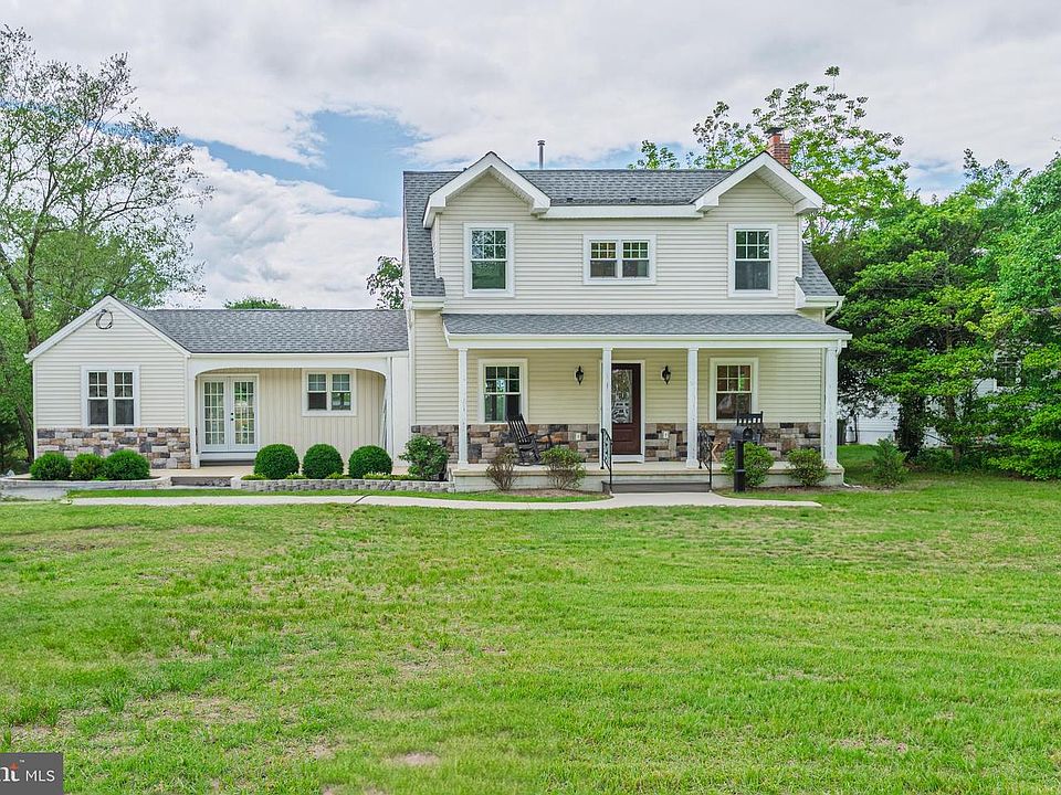 1st image of 535 Park Rd