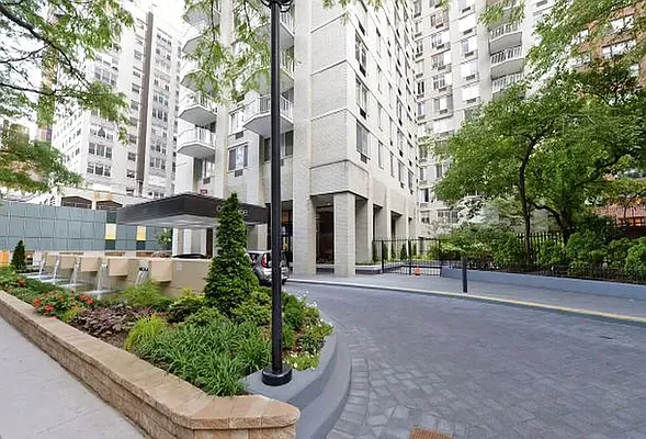 Rented by Plaza Real Estate Group | media 25