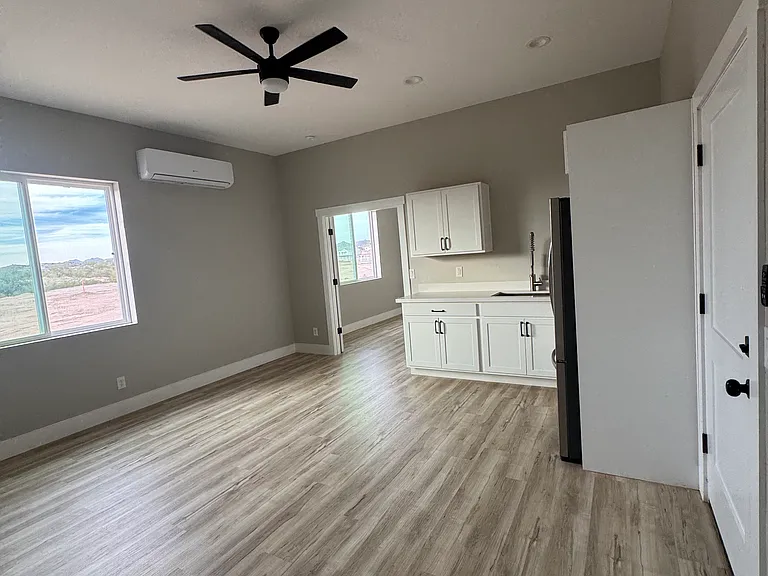 27502 N Freedom St — Photo 3