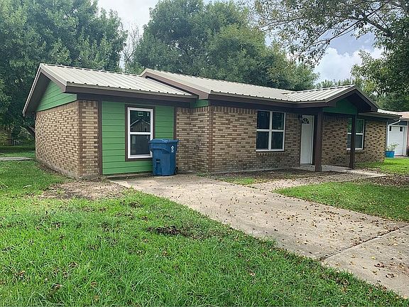 2nd image of 1508 Leon Dr
