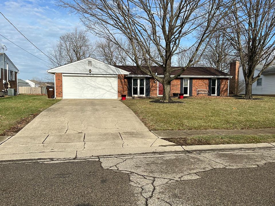 1st image of 404 Maplewood Cir