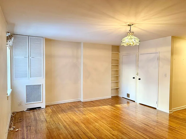 9 W 69th St #4R — Photo 5