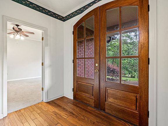 5th image of 3725 Lyles Dr