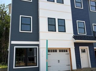 10 Bonus Ct, Sayreville, NJ 08879