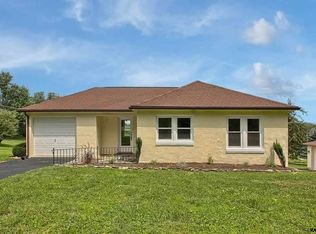 6034 Glatfelters Station Rd, Seven Valleys, PA 17360