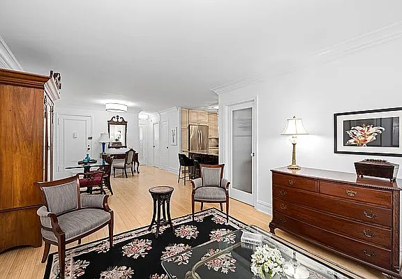 2nd image of 440 E 62nd St APT 4A
