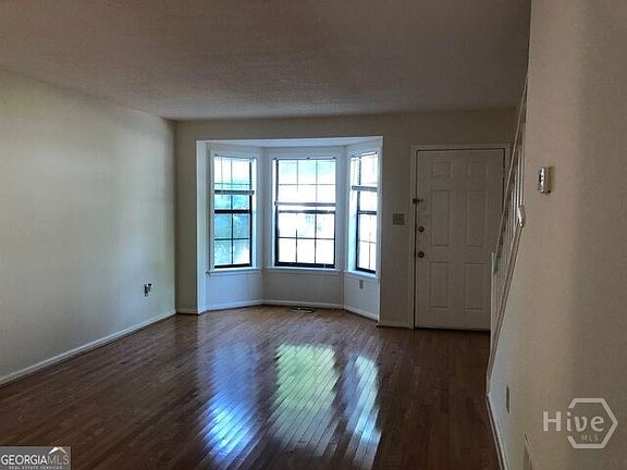 5th image of 415 Peabody St