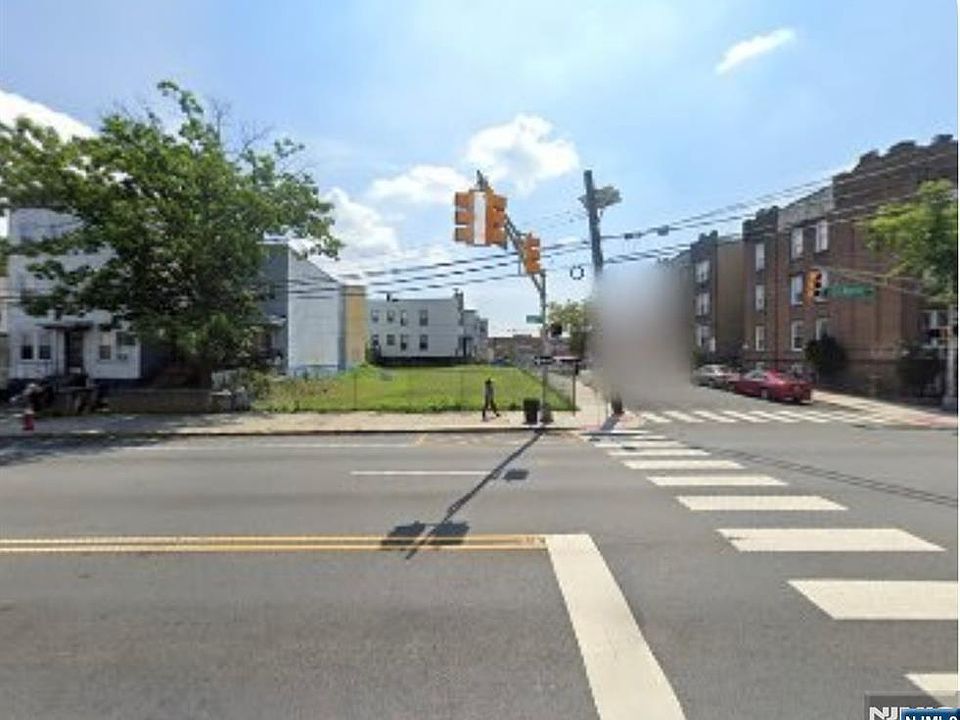 2nd image of 3182 John F Kennedy Blvd