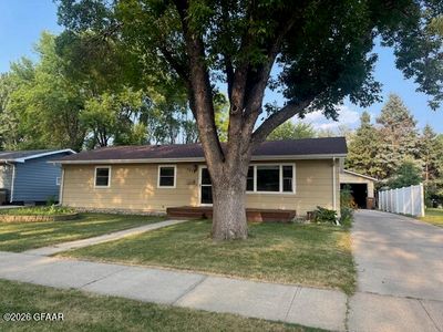 1718 7th Ave NW, East Grand Forks, MN, 56721