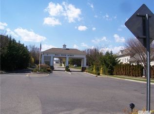 95 Pond View Dr, Port Washington, NY 11050
