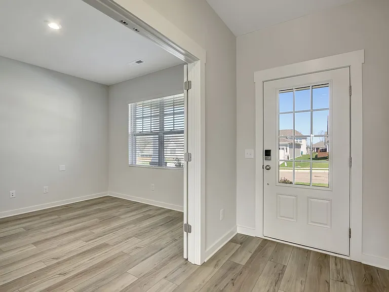 499 Irwin Way — Photo 5