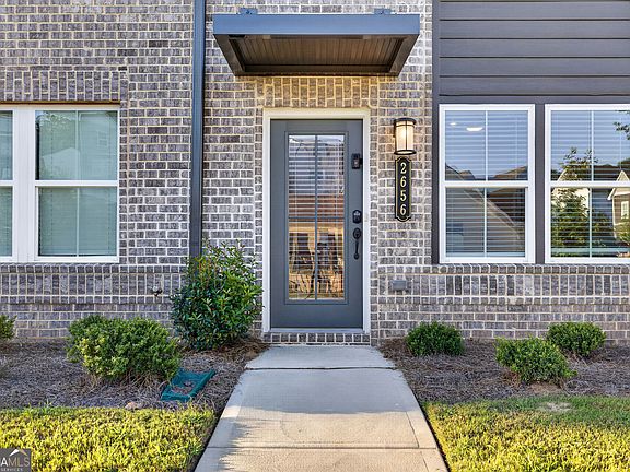 5th image of 2656 Brookview Ln NW