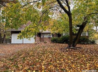 11 Mill St, Pt Jefferson Station, NY 11776