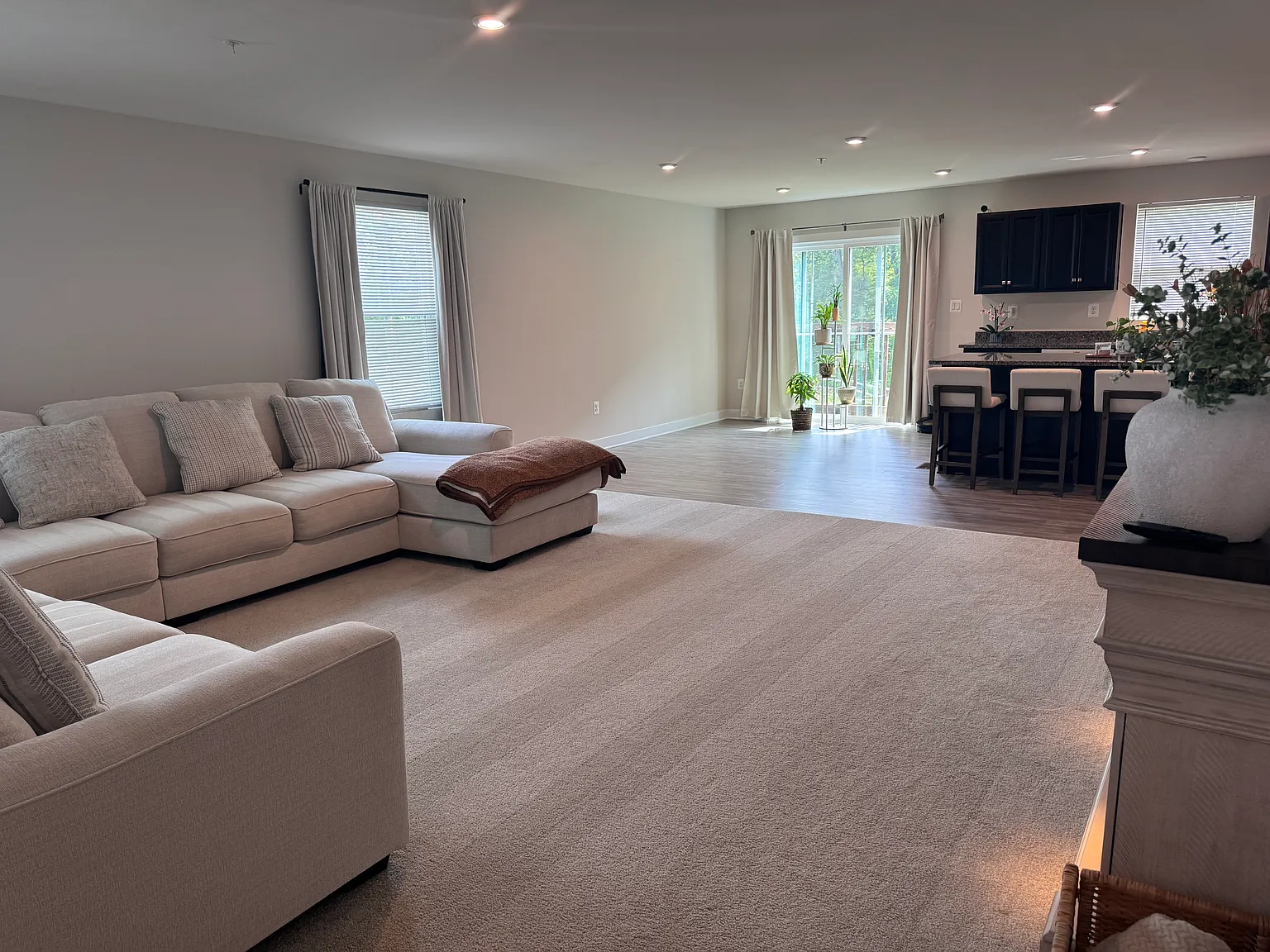 3 bed, 1736 sqft, $2,895 — Photo 4