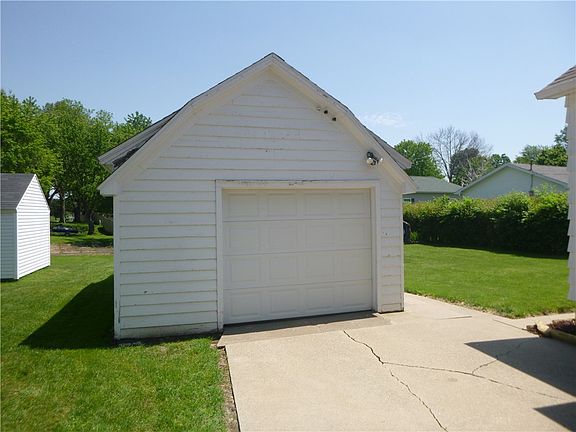 2nd image of 310 Pearl Street