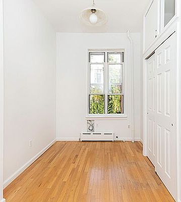 4th image of 570 Manhattan Ave #2F