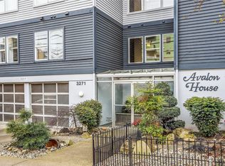 3271 SW Avalon Way APT 401, Seattle, WA 98126