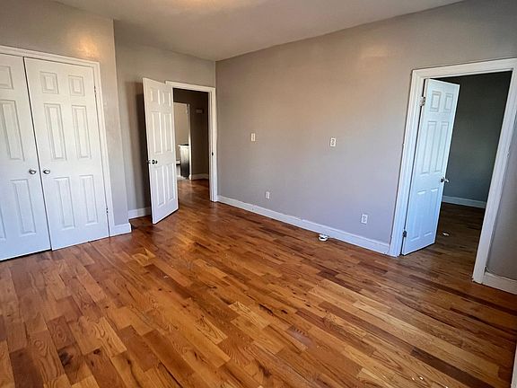3rd image of 862 S 15th St Floor 2