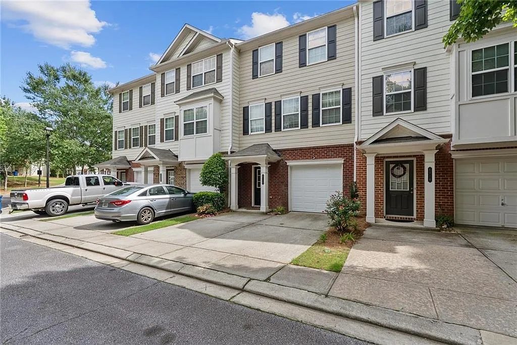 3 bed, 2.5 bath, 1780 sqft, $2,500 — Photo 3