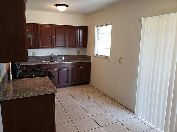 4th image of 2054 Balfour Cir