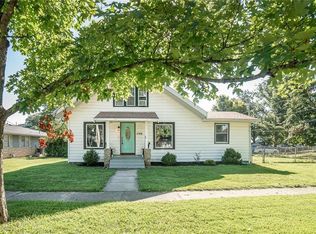 1108 8th St, Baldwin City, KS 66006