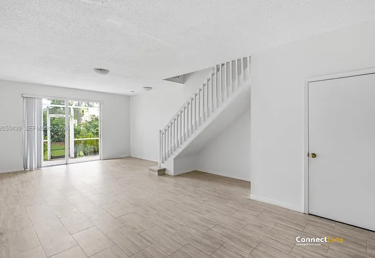2066 Madeira Dr — Photo 9